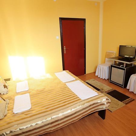 Villa Atina Stara Pazova Esterno foto