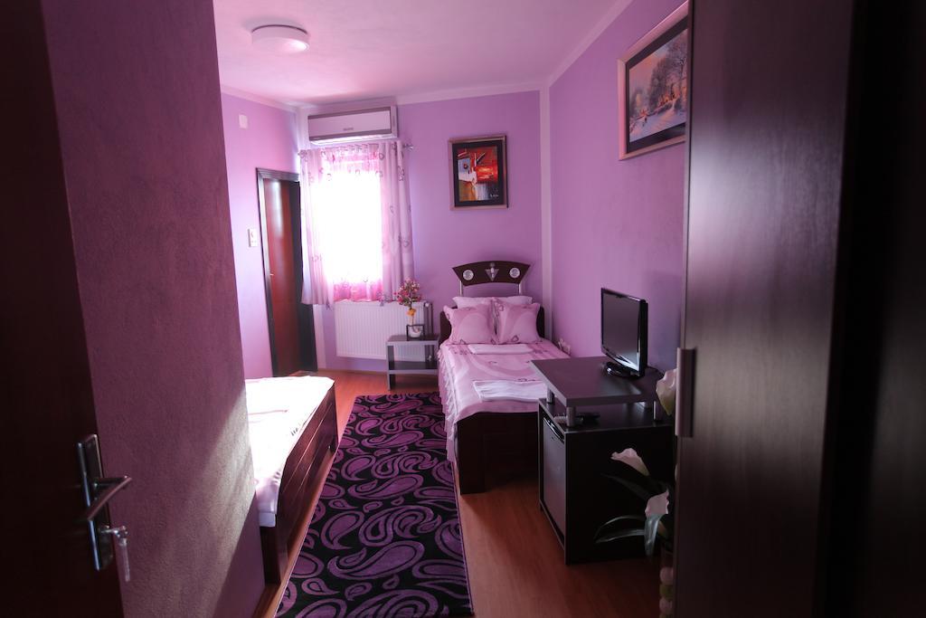 Villa Atina Stara Pazova Camera foto