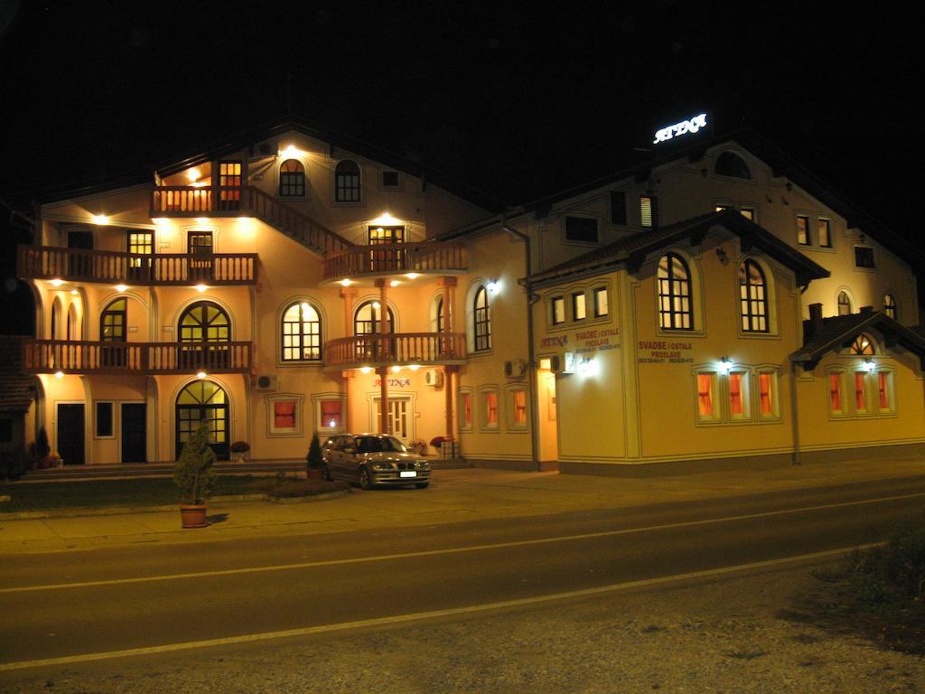 Villa Atina Stara Pazova Esterno foto